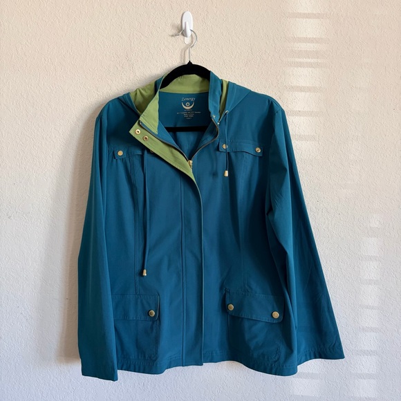 Zenergy by Chico's Jackets & Blazers - Zenergy by Chico’s Women's Teal and Green Jacket size 2 lightweight athletic
